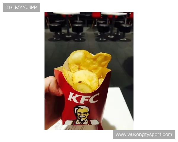 吴艳妮赛场一秒白切黑，私下居然这么爱薯片？