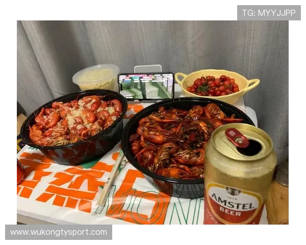 汪周雨家里到底有多爽？训练间隙能直接点外卖吃龙虾这哪是运动员啊！