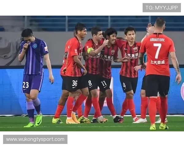 中超积分榜领跑,上海海港需警惕密集赛程下的状态起伏